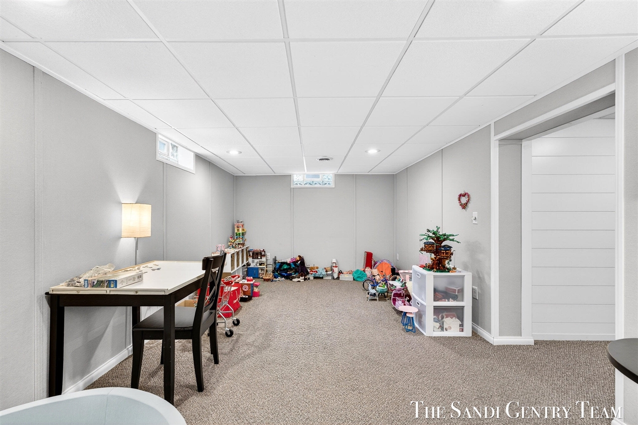 16759 152nd Avenue, Spring Lake, MI, 49456-2108