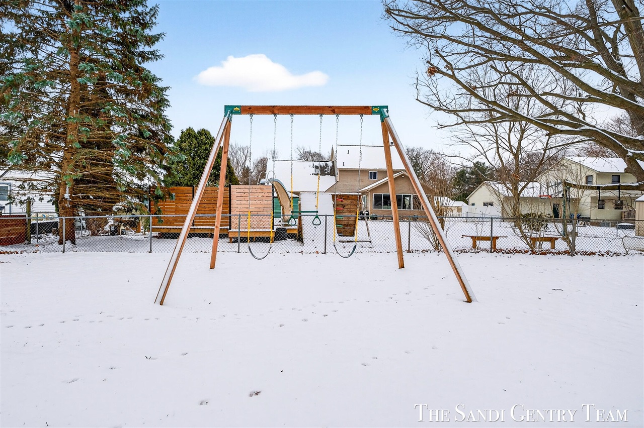 16759 152nd Avenue, Spring Lake, MI, 49456-2108