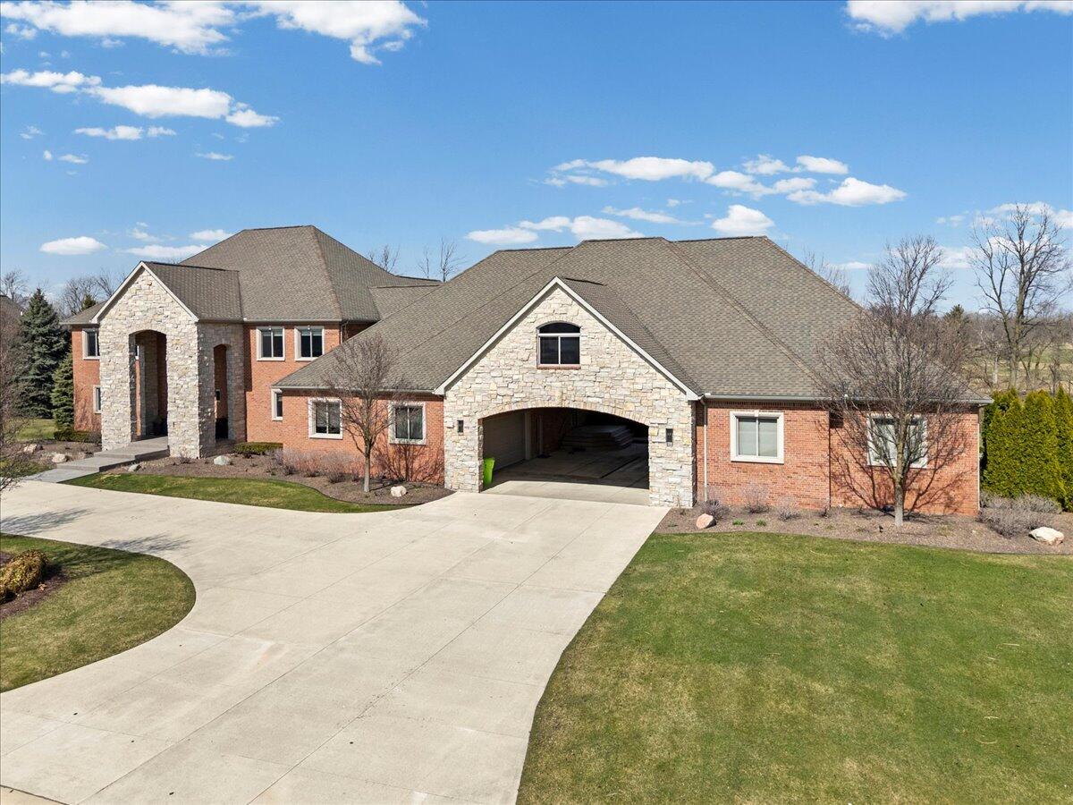 52960 Trailwood Drive, South Lyon, MI, 48178-8303