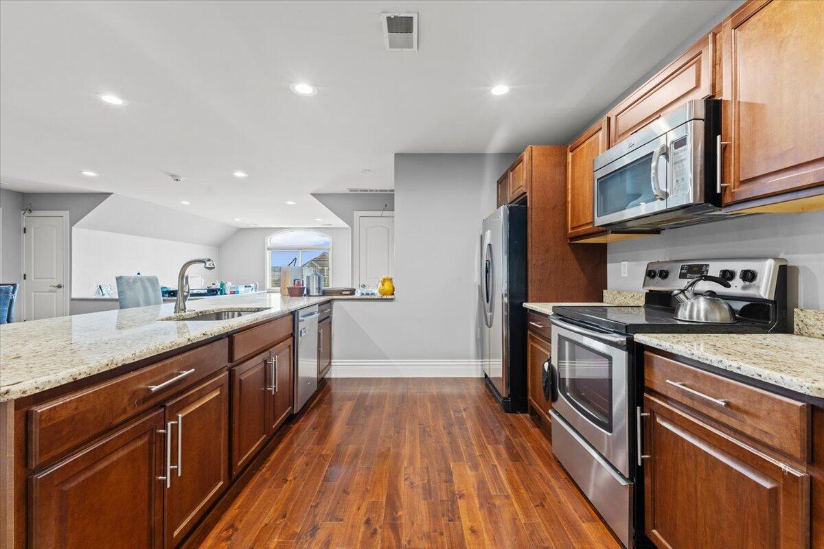 52960 Trailwood Drive, South Lyon, MI, 48178-8303