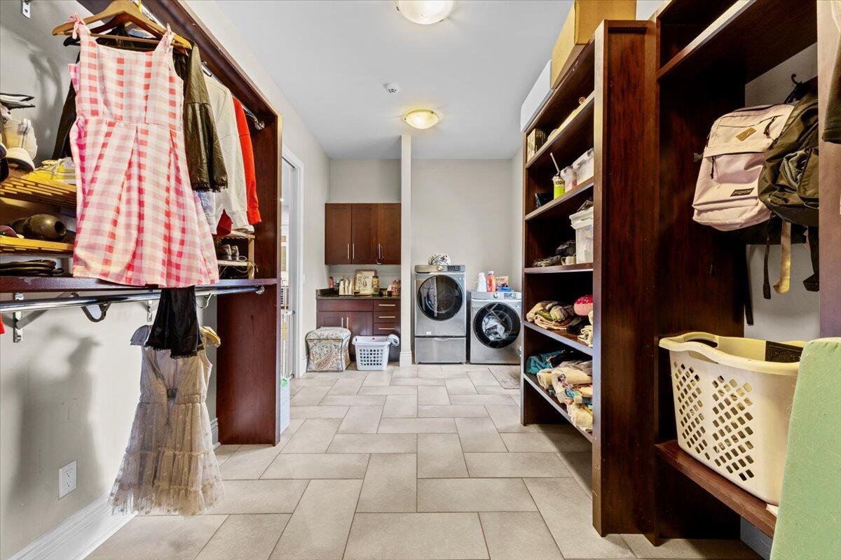 52960 Trailwood Drive, South Lyon, MI, 48178-8303