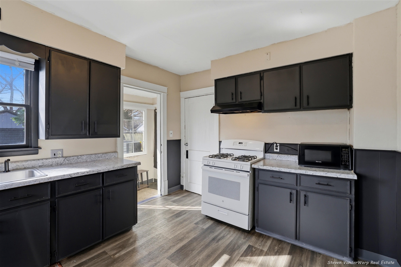 1721 Jarman Street, Muskegon, MI, 49442-5731