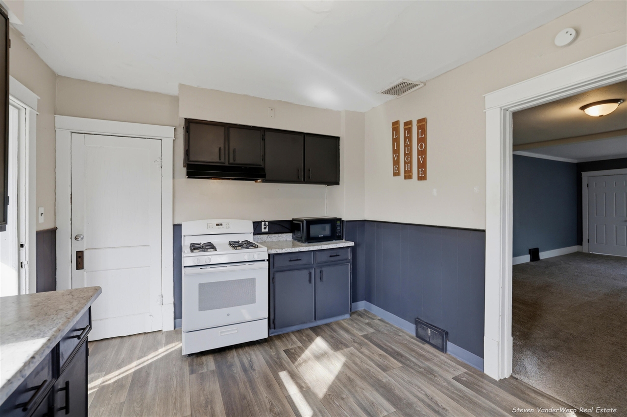 1721 Jarman Street, Muskegon, MI, 49442-5731