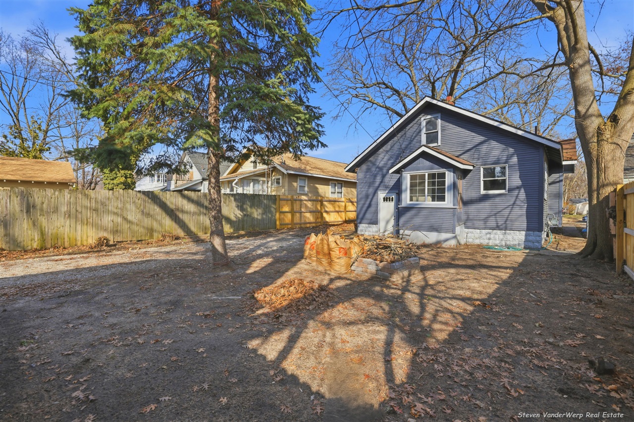 1721 Jarman Street, Muskegon, MI, 49442-5731
