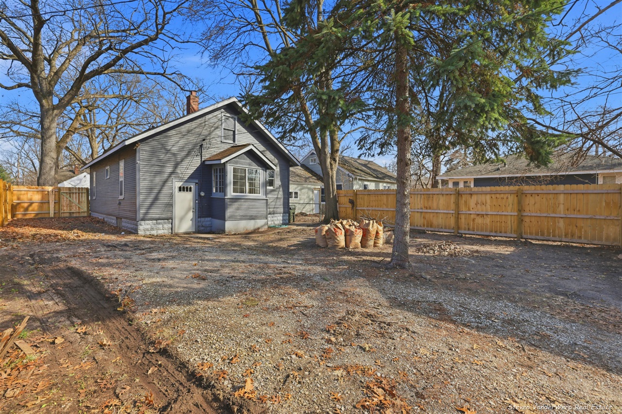 1721 Jarman Street, Muskegon, MI, 49442-5731