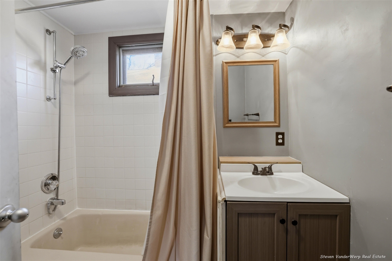 1721 Jarman Street, Muskegon, MI, 49442-5731