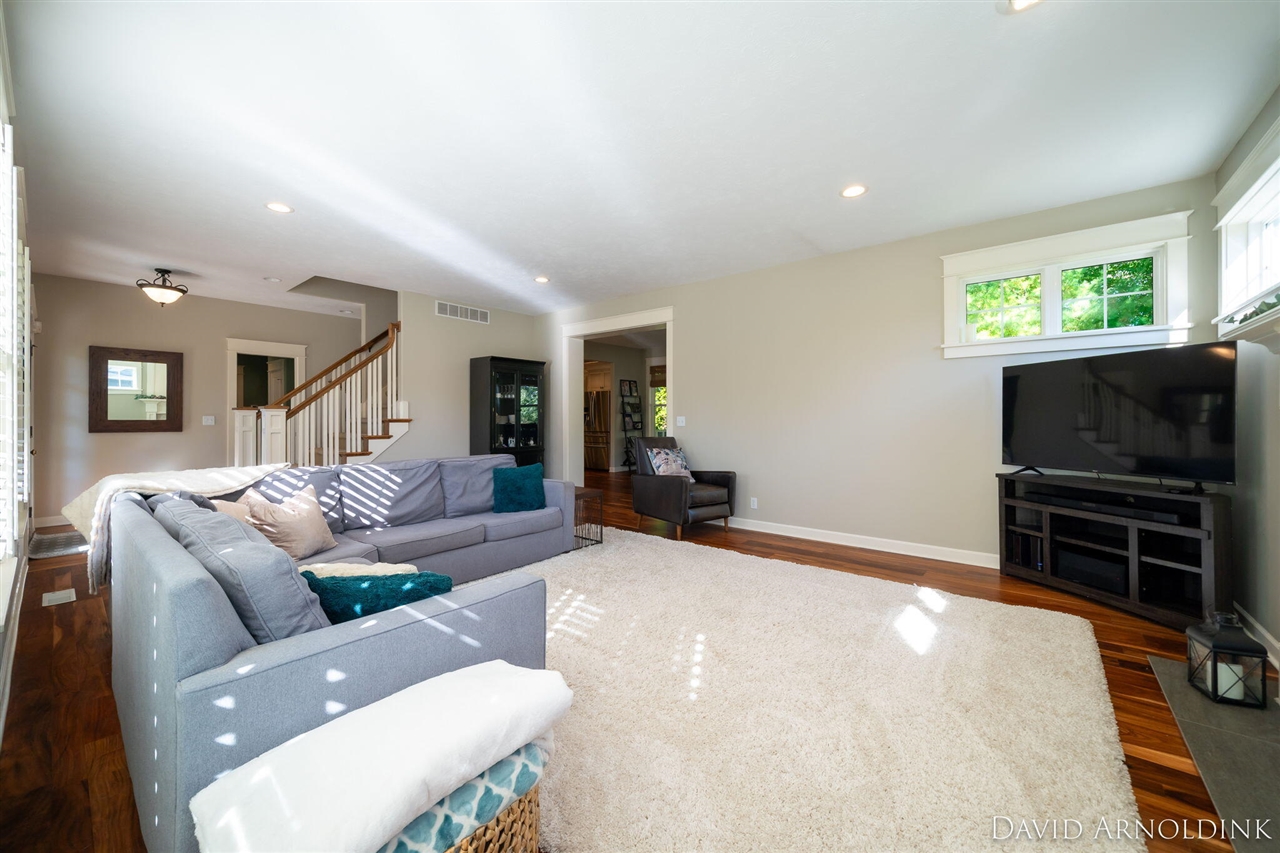 461 Island View Drive, Holland, MI, 49424