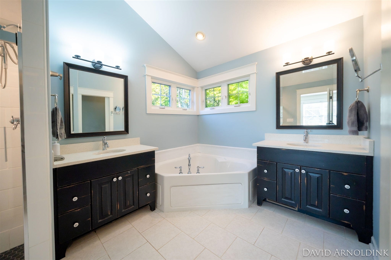 461 Island View Drive, Holland, MI, 49424