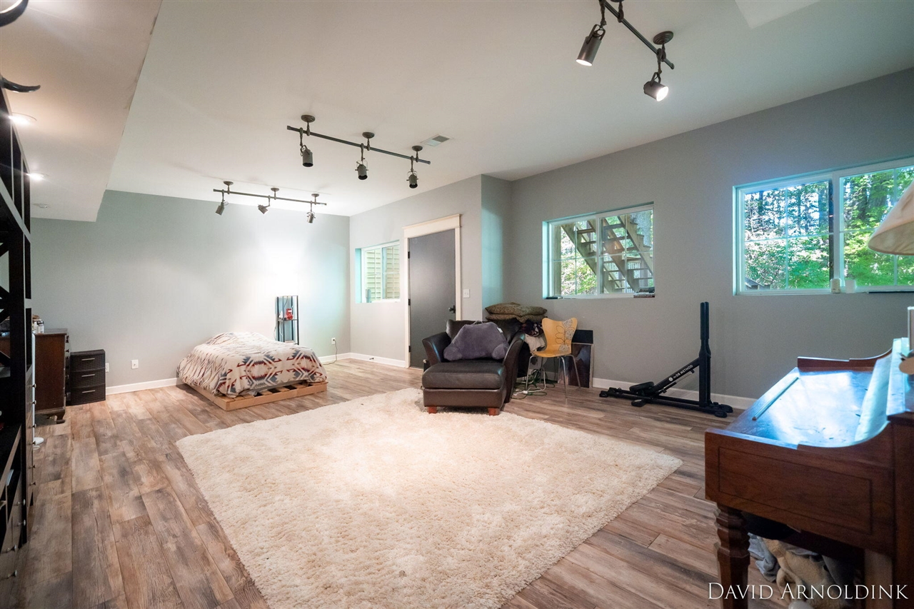 461 Island View Drive, Holland, MI, 49424