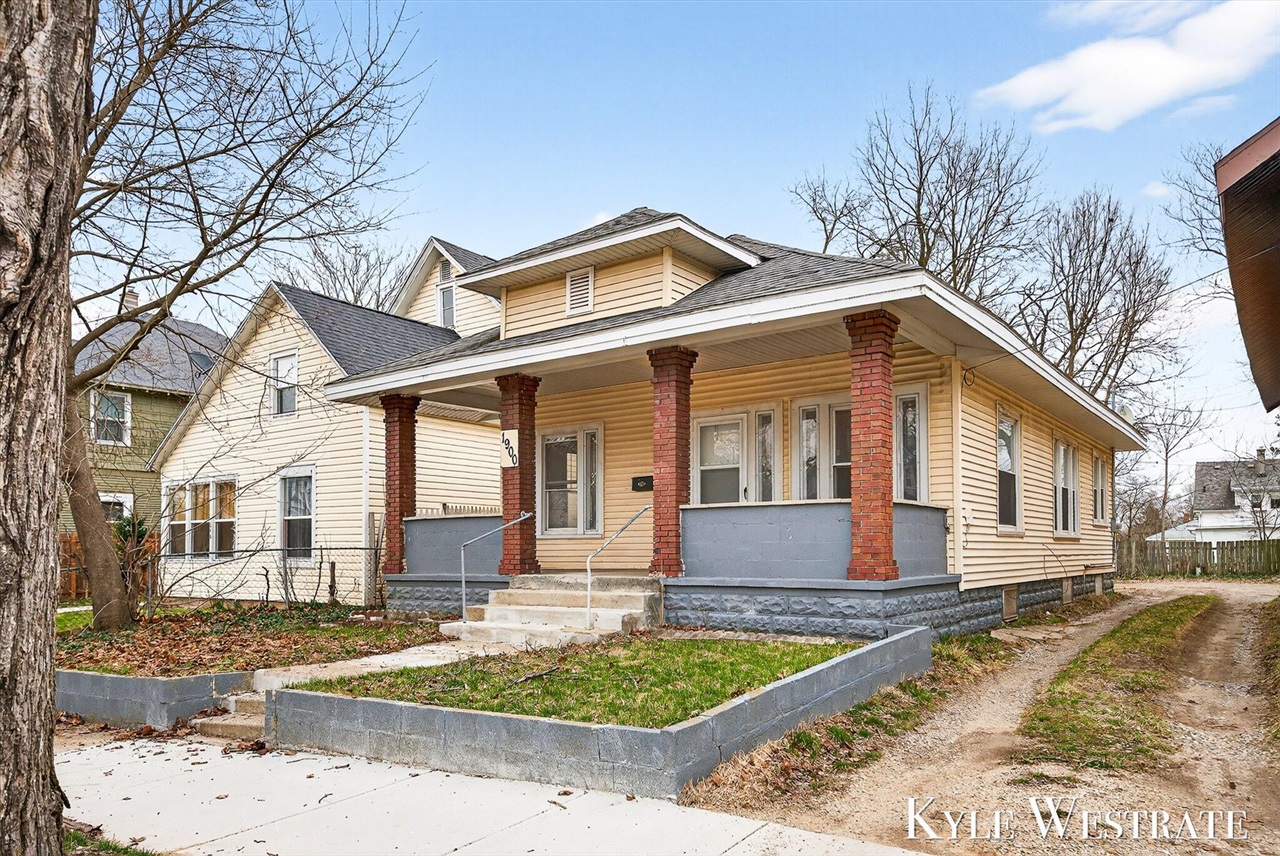 1900 Francis Avenue, Grand Rapids, MI, 49507-2421