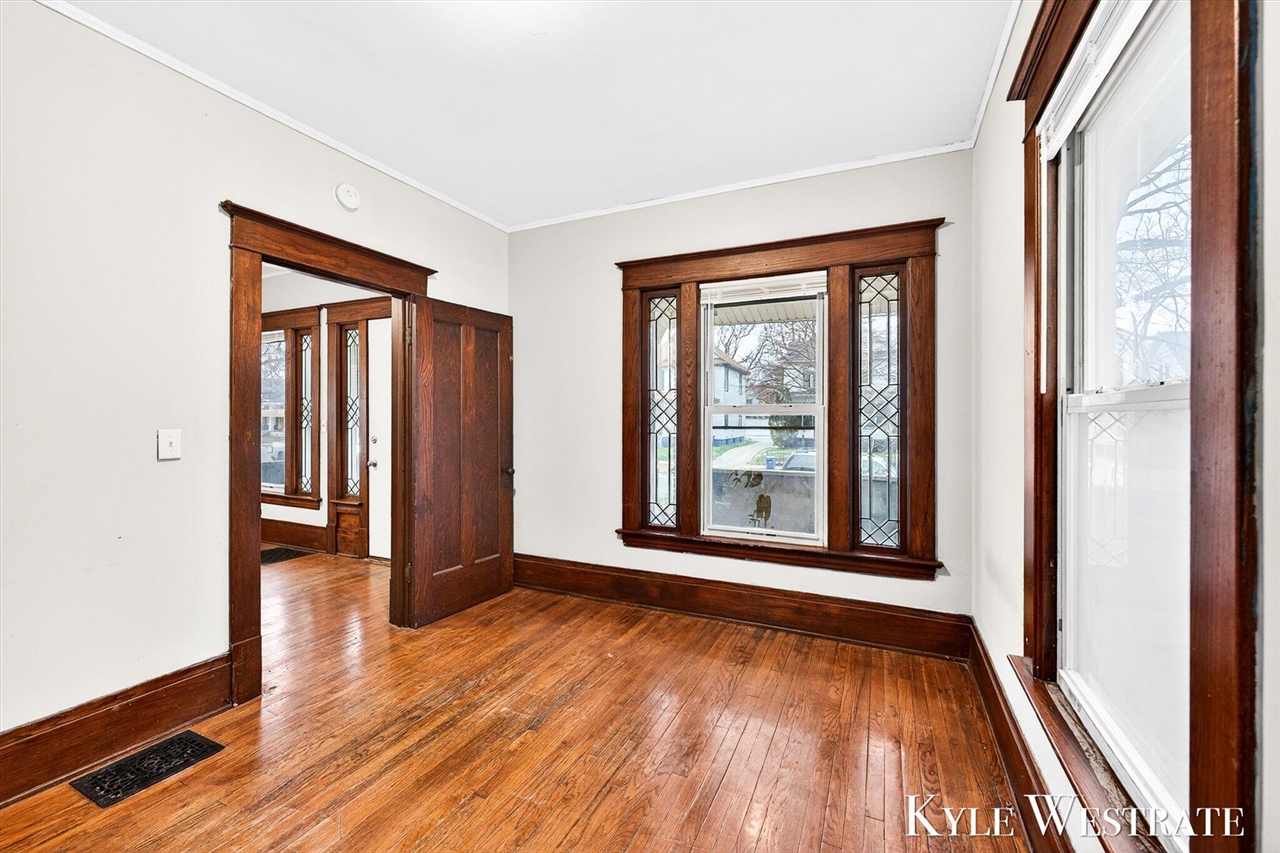 1900 Francis Avenue, Grand Rapids, MI, 49507-2421