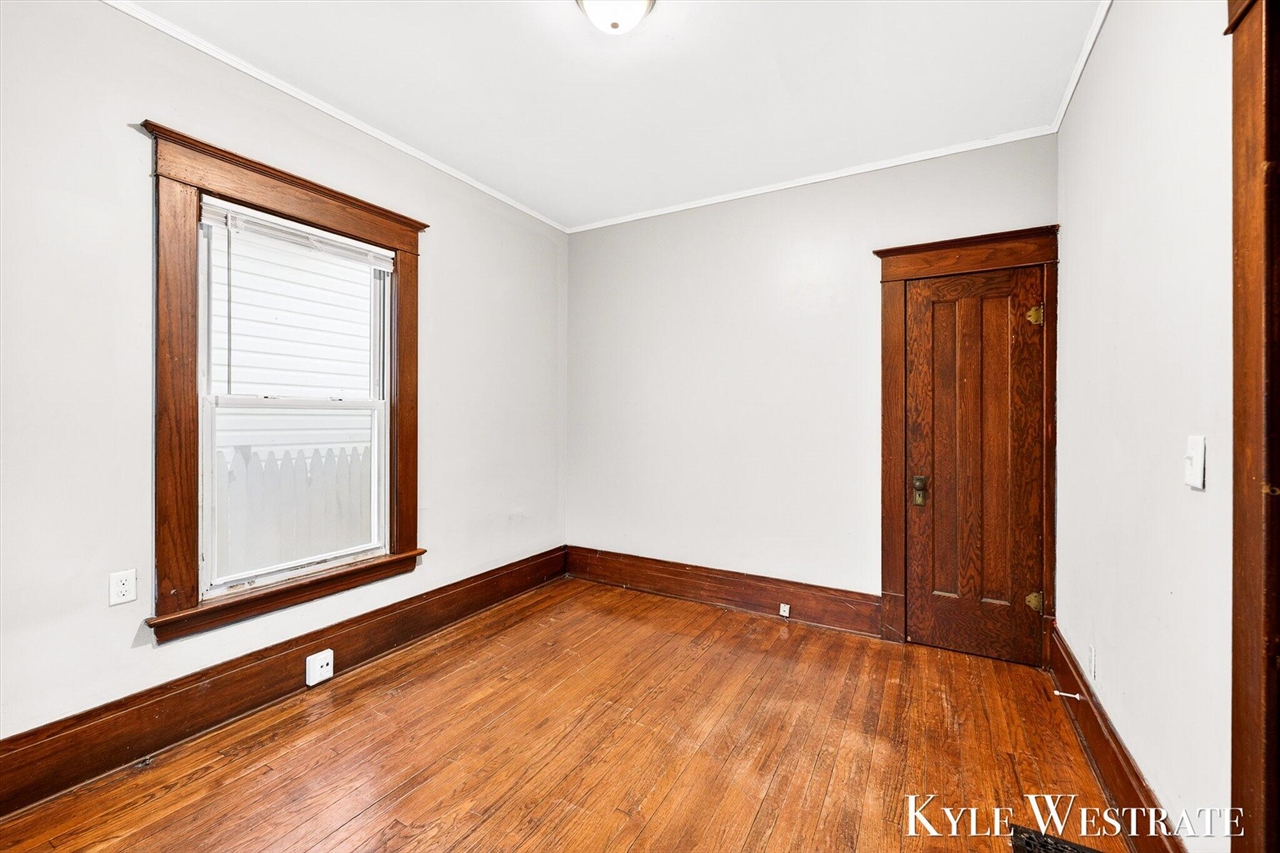 1900 Francis Avenue, Grand Rapids, MI, 49507-2421