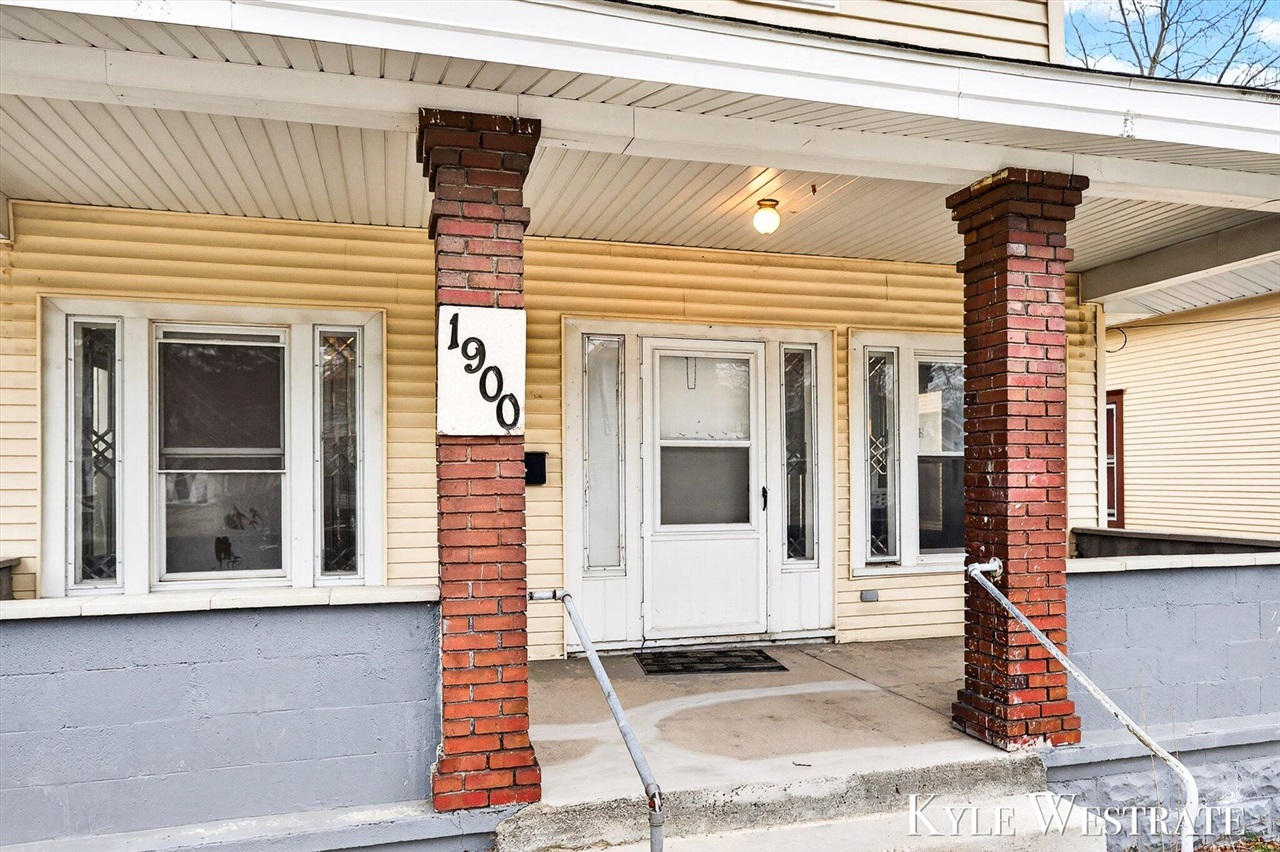 1900 Francis Avenue, Grand Rapids, MI, 49507-2421