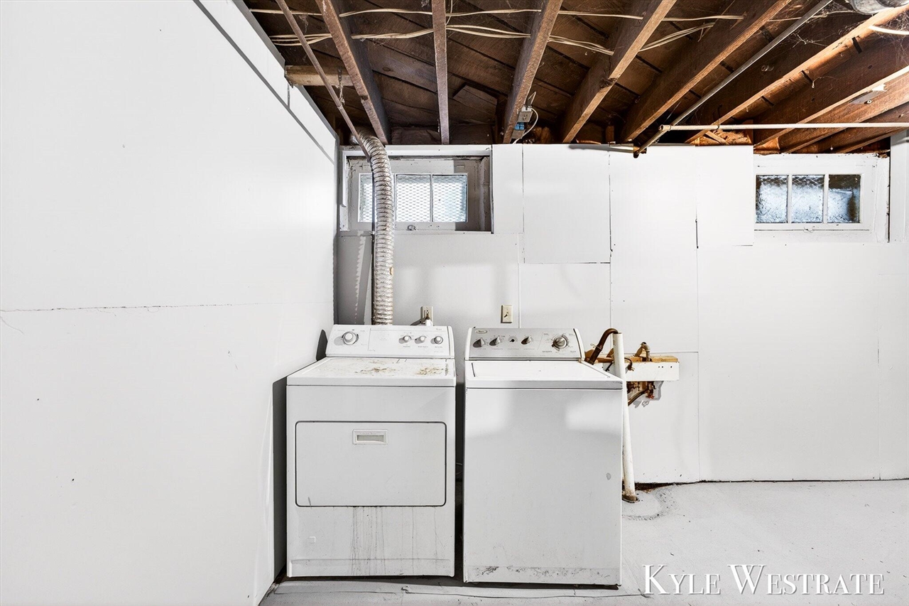 1900 Francis Avenue, Grand Rapids, MI, 49507-2421