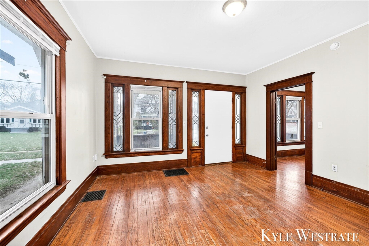 1900 Francis Avenue, Grand Rapids, MI, 49507-2421