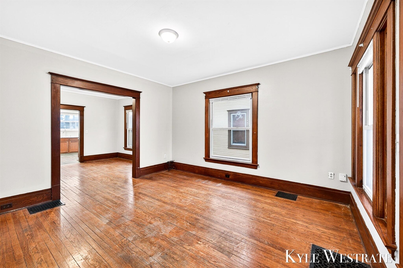 1900 Francis Avenue, Grand Rapids, MI, 49507-2421