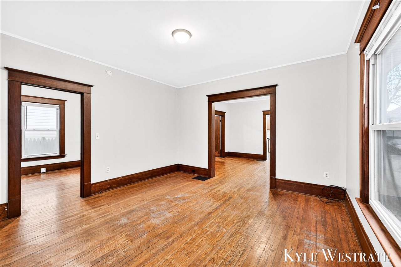 1900 Francis Avenue, Grand Rapids, MI, 49507-2421