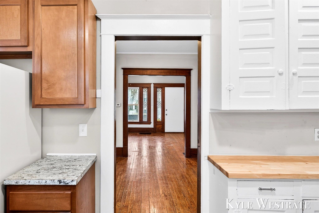 1900 Francis Avenue, Grand Rapids, MI, 49507-2421