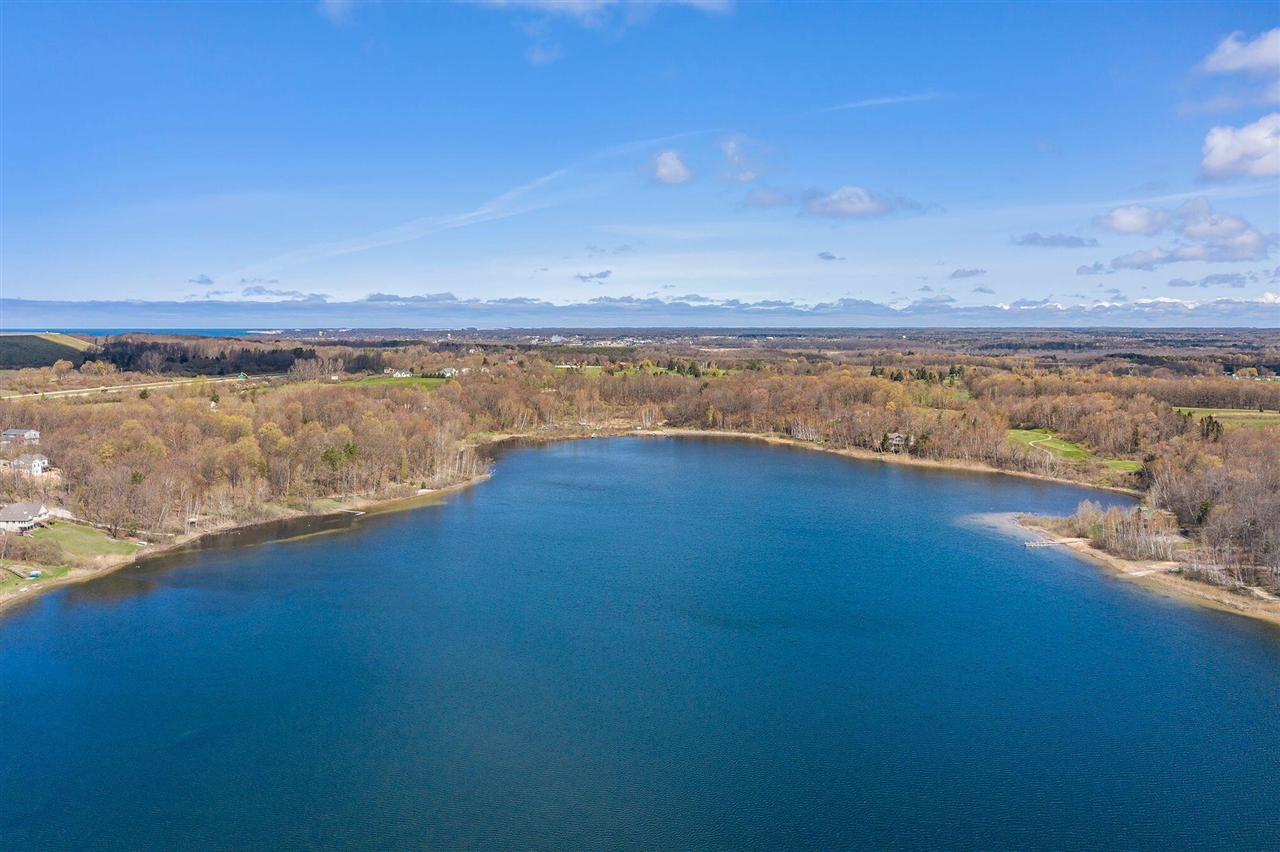 5424 W Oak Point Road, Ludington, MI, 49431