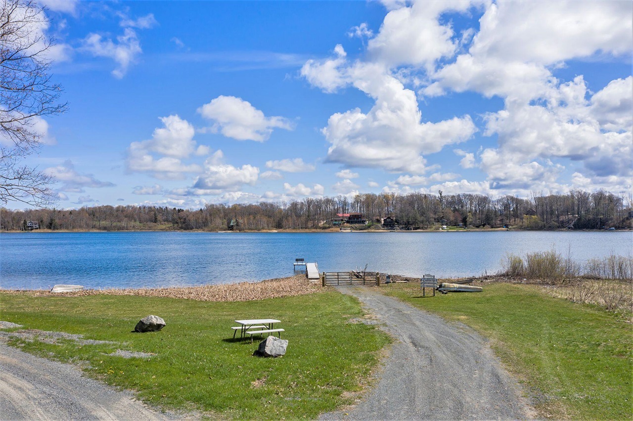 5424 W Oak Point Road, Ludington, MI, 49431