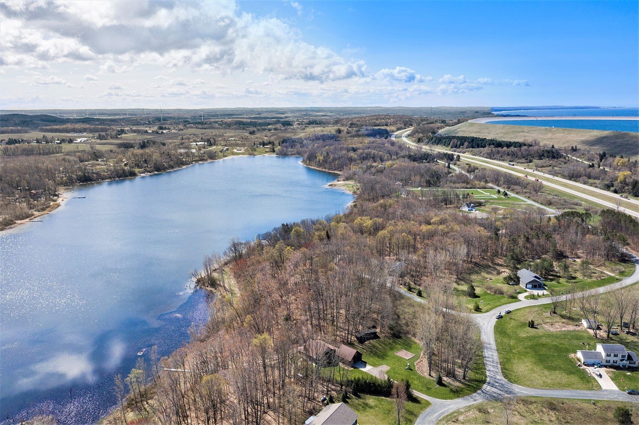 5424 W Oak Point Road, Ludington, MI, 49431