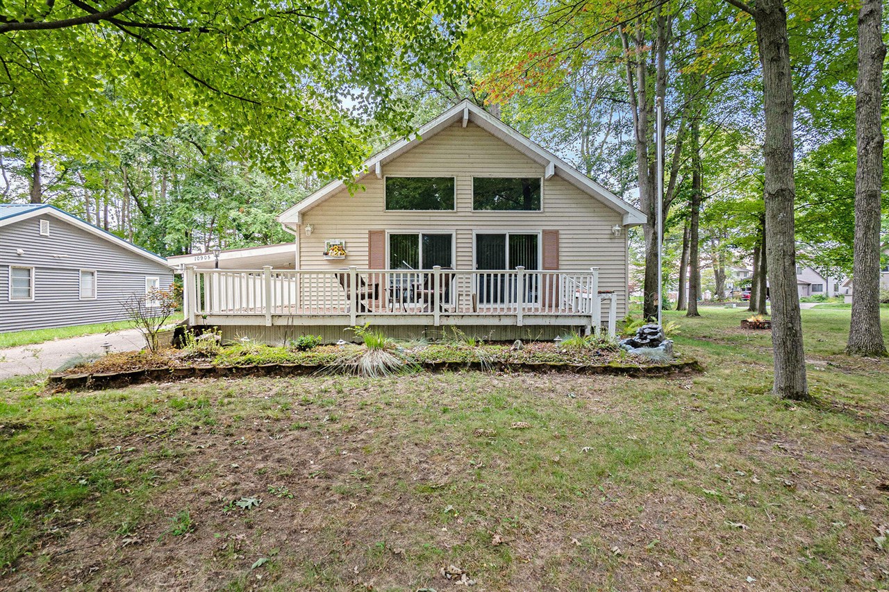10905 1st Street, Canadian Lakes, MI, 49346-9480