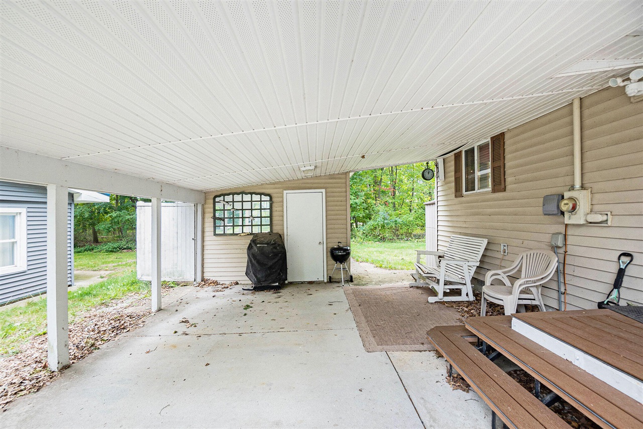 10905 1st Street, Canadian Lakes, MI, 49346-9480