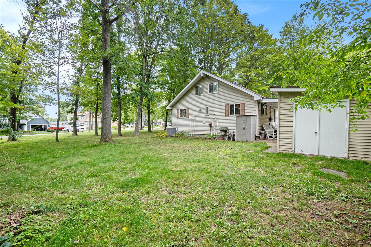 10905 1st Street, Canadian Lakes, MI, 49346-9480