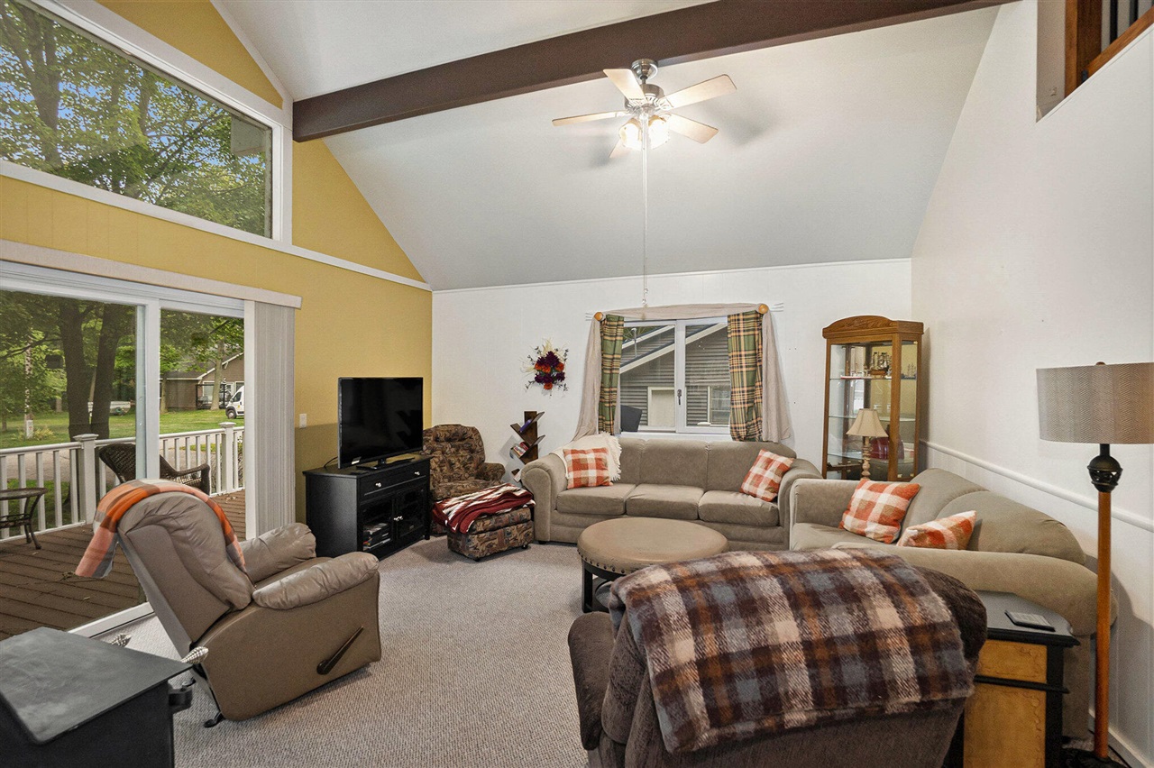 10905 1st Street, Canadian Lakes, MI, 49346-9480