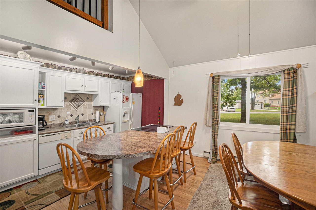 10905 1st Street, Canadian Lakes, MI, 49346-9480