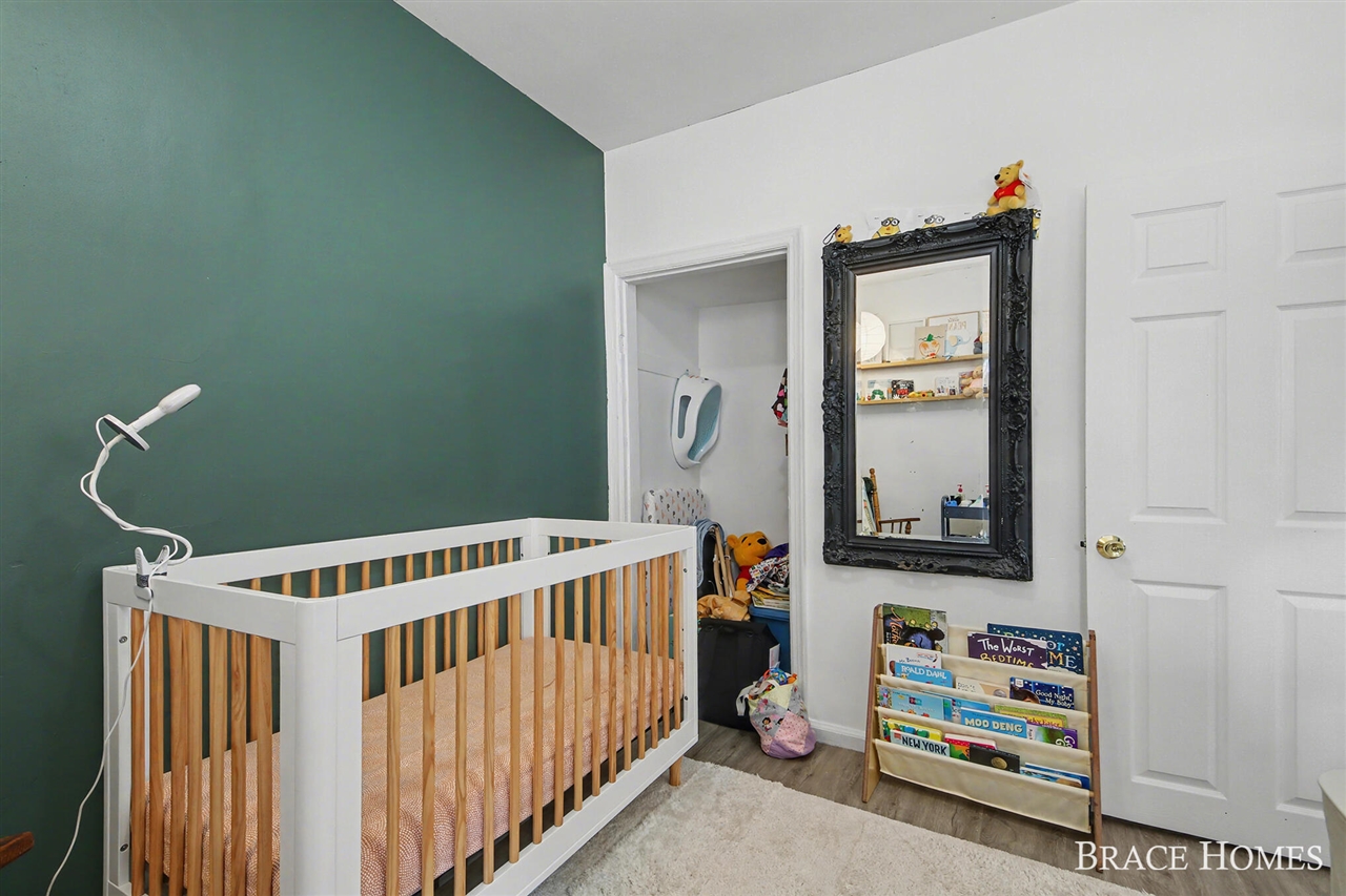 17 Vandine Place, Grand Rapids, MI, 49503-3553