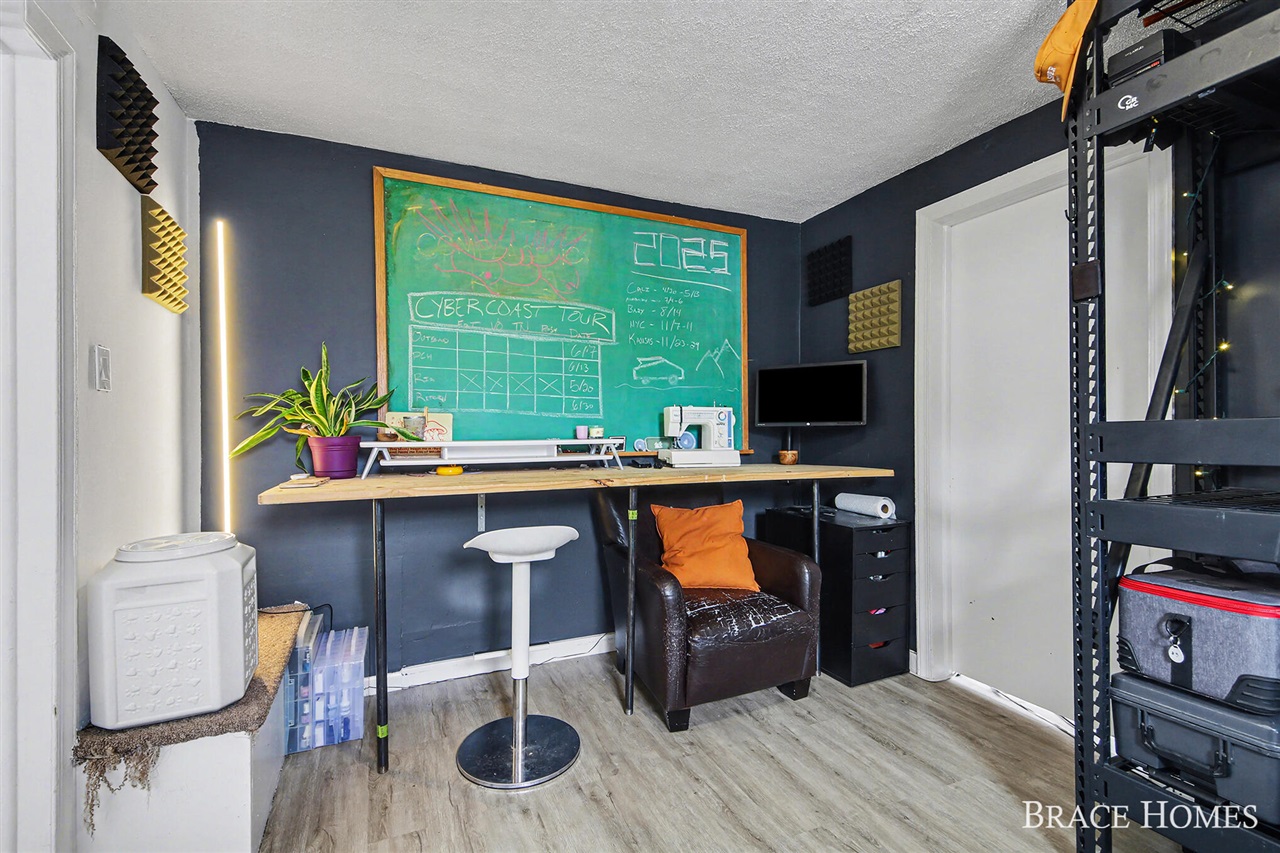 17 Vandine Place, Grand Rapids, MI, 49503-3553