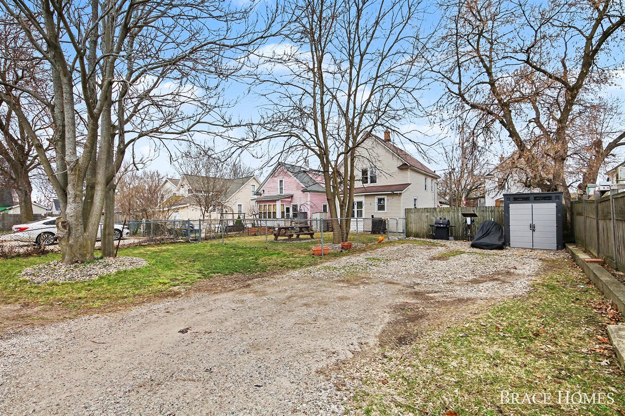 17 Vandine Place, Grand Rapids, MI, 49503-3553