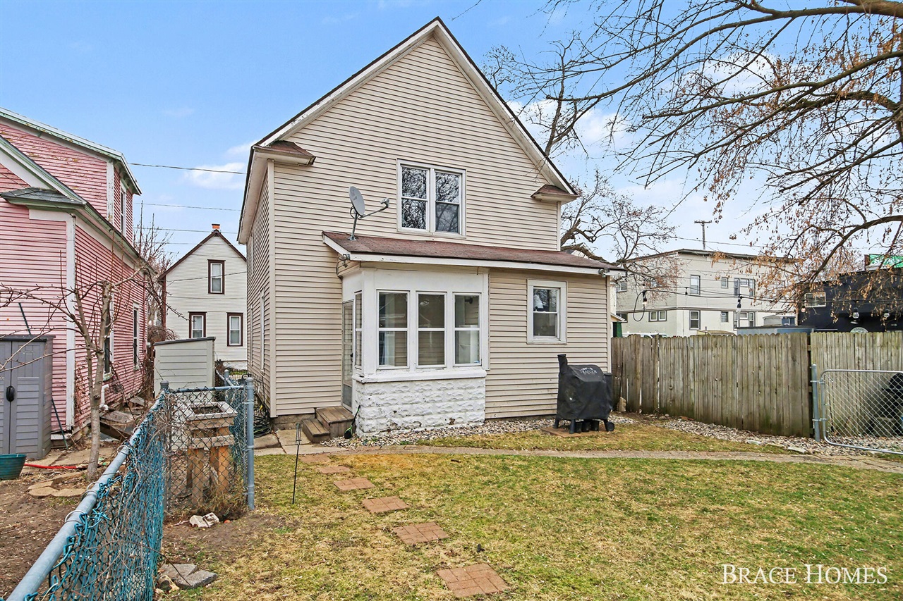 17 Vandine Place, Grand Rapids, MI, 49503-3553