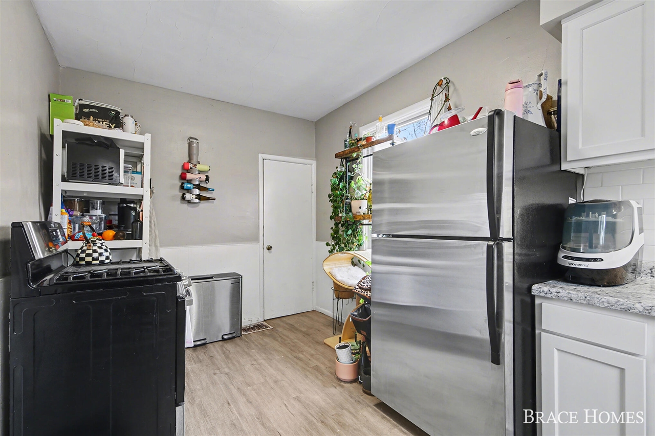 17 Vandine Place, Grand Rapids, MI, 49503-3553