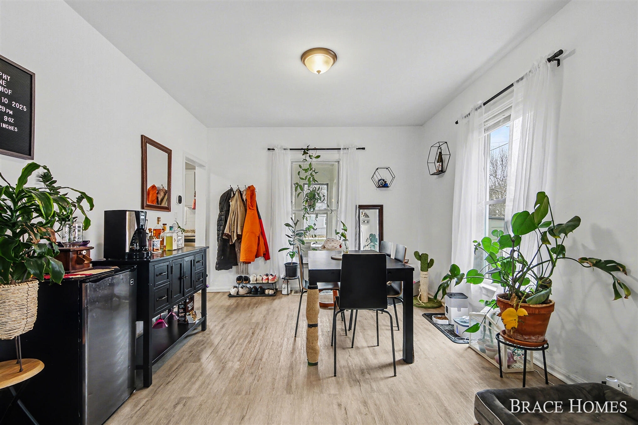 17 Vandine Place, Grand Rapids, MI, 49503-3553