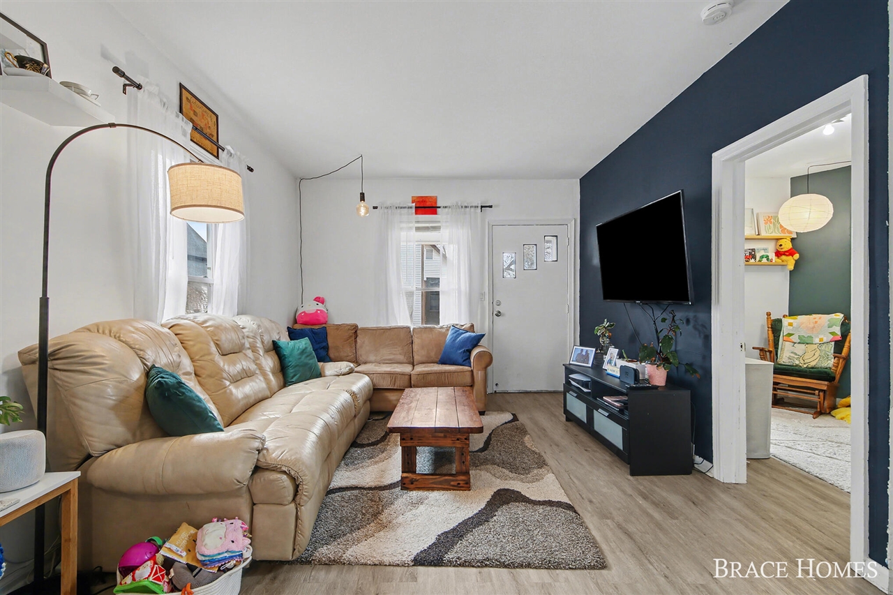 17 Vandine Place, Grand Rapids, MI, 49503-3553