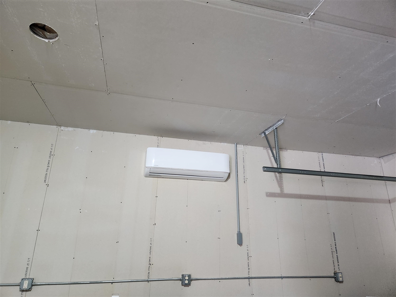 1041 Wolf Lake Drive, Baldwin, MI, 49304