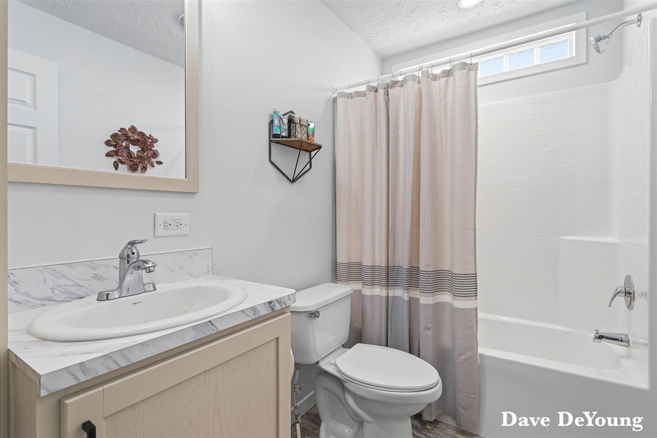 5212 E Scenic Turn Lane, Holland, MI, 49423-9272