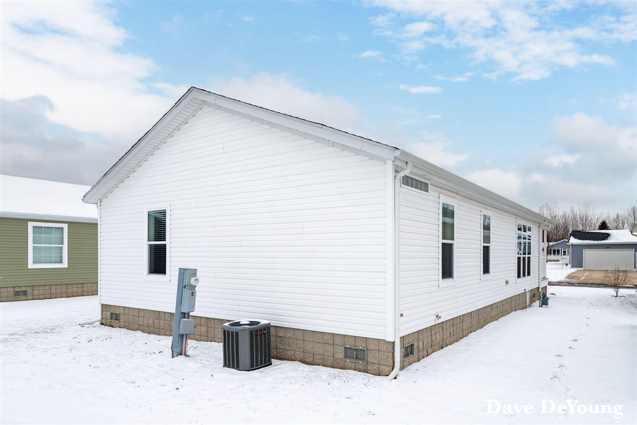 5212 E Scenic Turn Lane, Holland, MI, 49423-9272