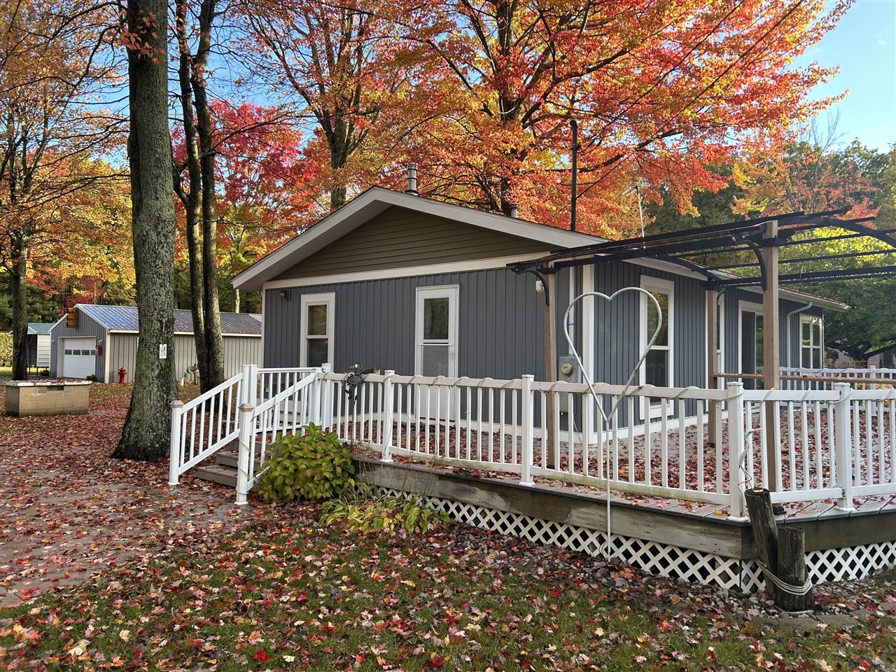 3259 Wolf Lake Drive, Baldwin, MI, 49304-8494