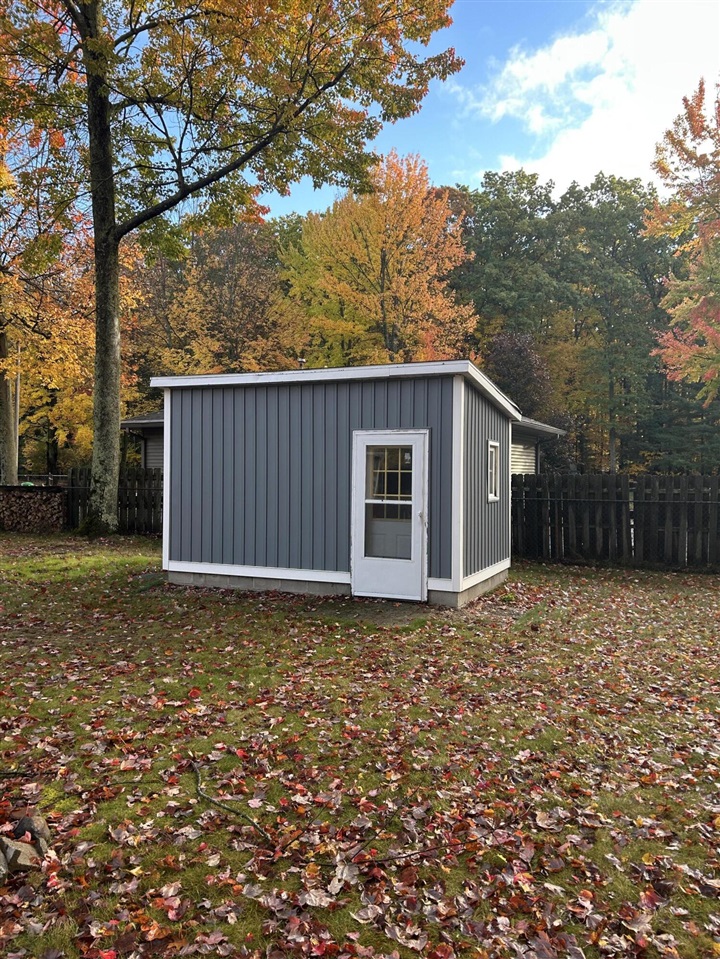 3259 Wolf Lake Drive, Baldwin, MI, 49304-8494