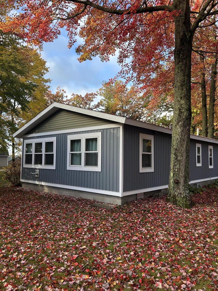 3259 Wolf Lake Drive, Baldwin, MI, 49304-8494
