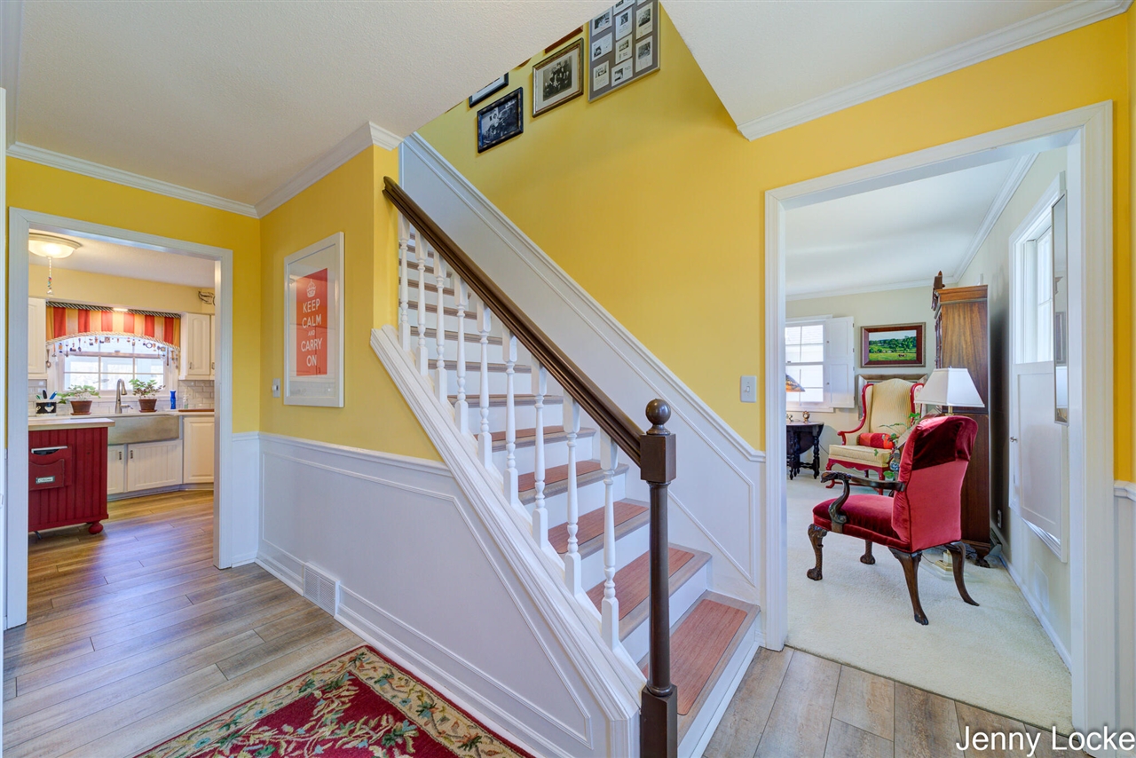 1530 Bayview Drive, Norton Shores, MI, 49441-5204