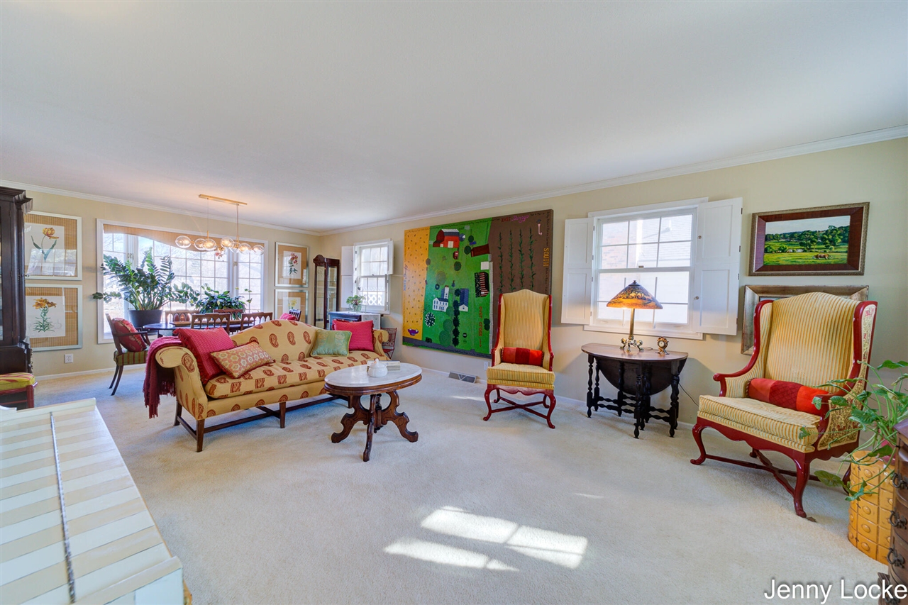 1530 Bayview Drive, Norton Shores, MI, 49441-5204