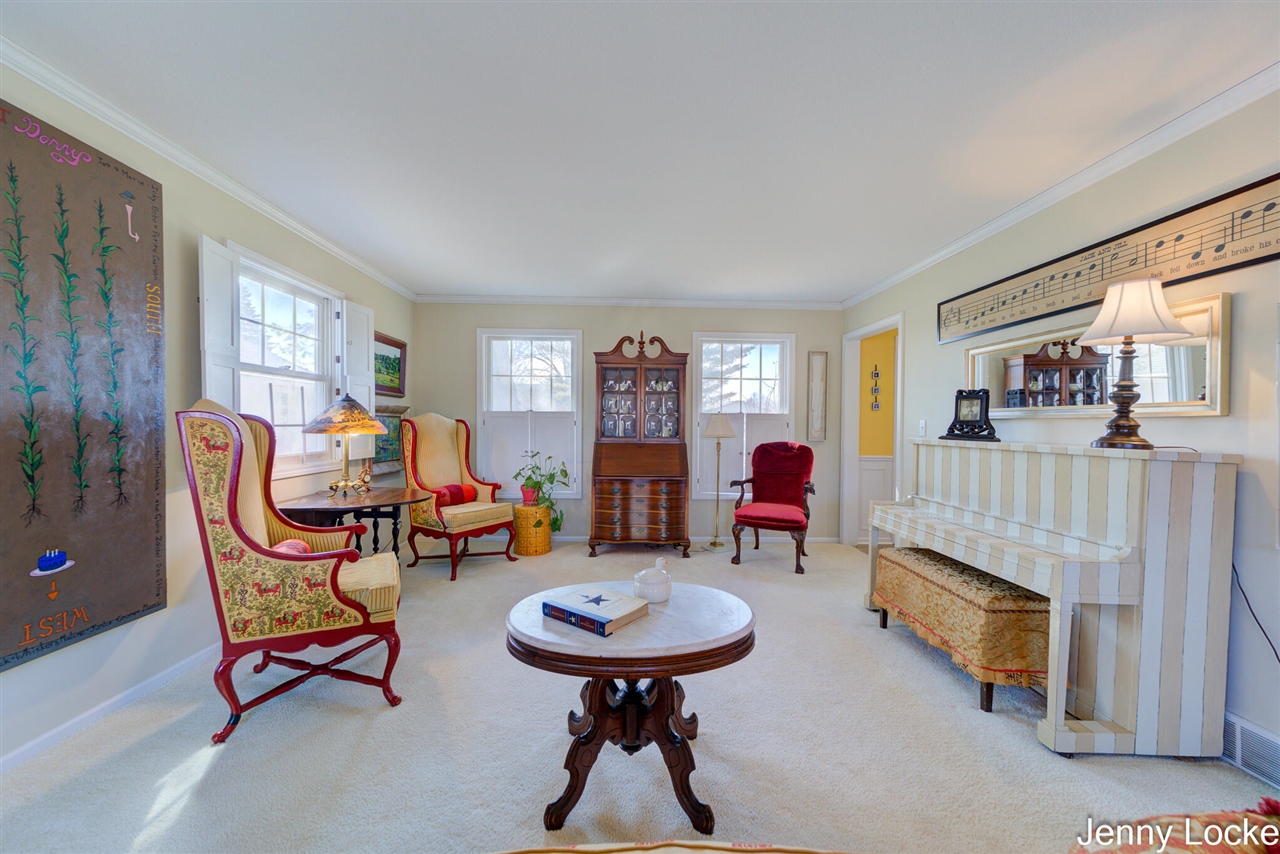 1530 Bayview Drive, Norton Shores, MI, 49441-5204