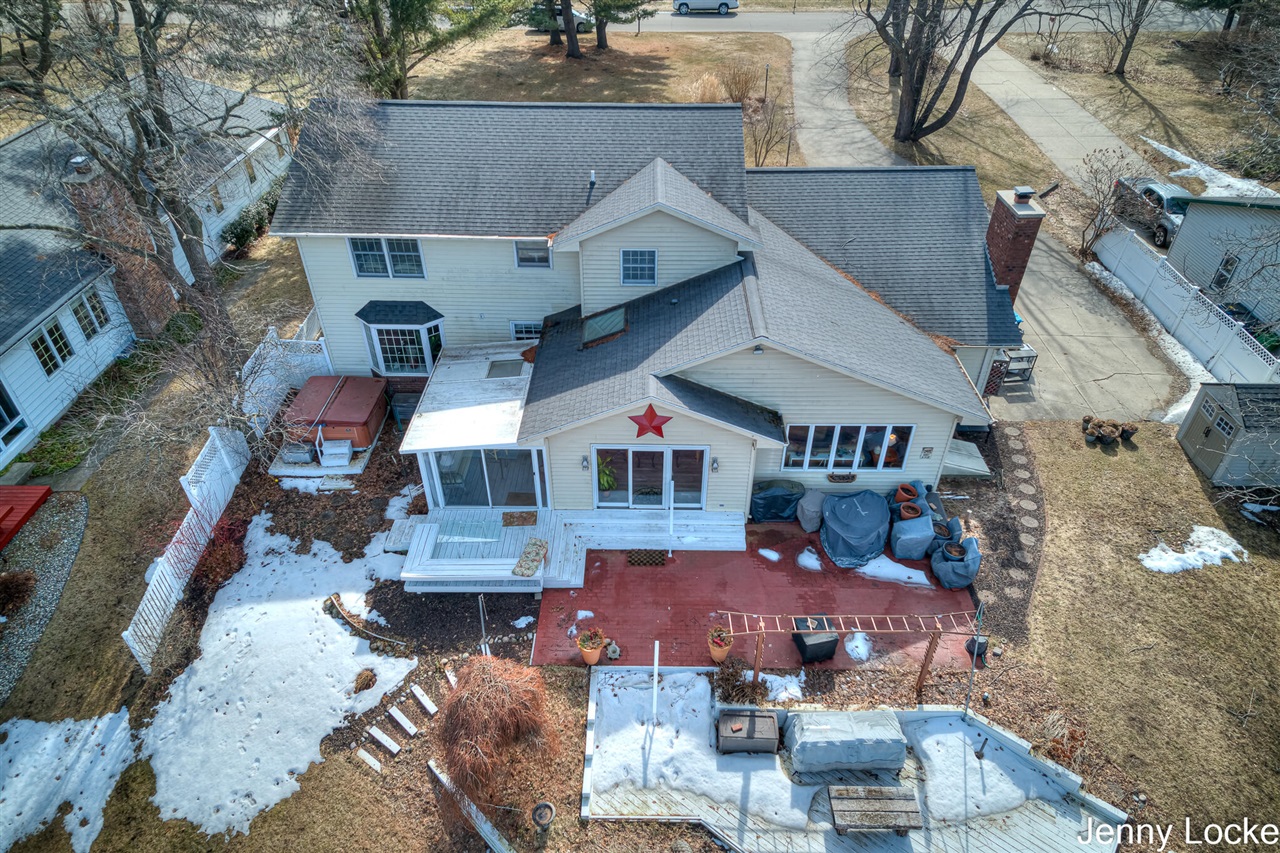 1530 Bayview Drive, Norton Shores, MI, 49441-5204