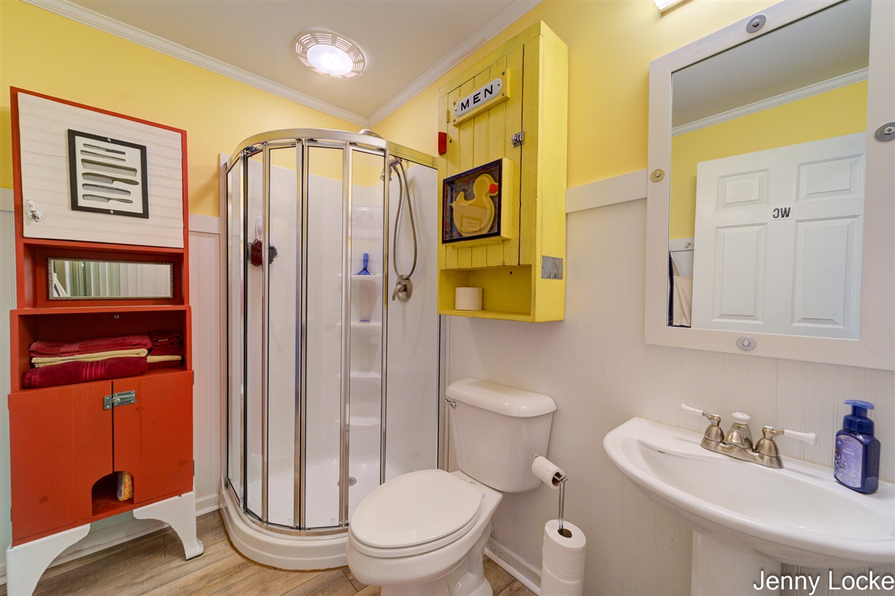 1530 Bayview Drive, Norton Shores, MI, 49441-5204