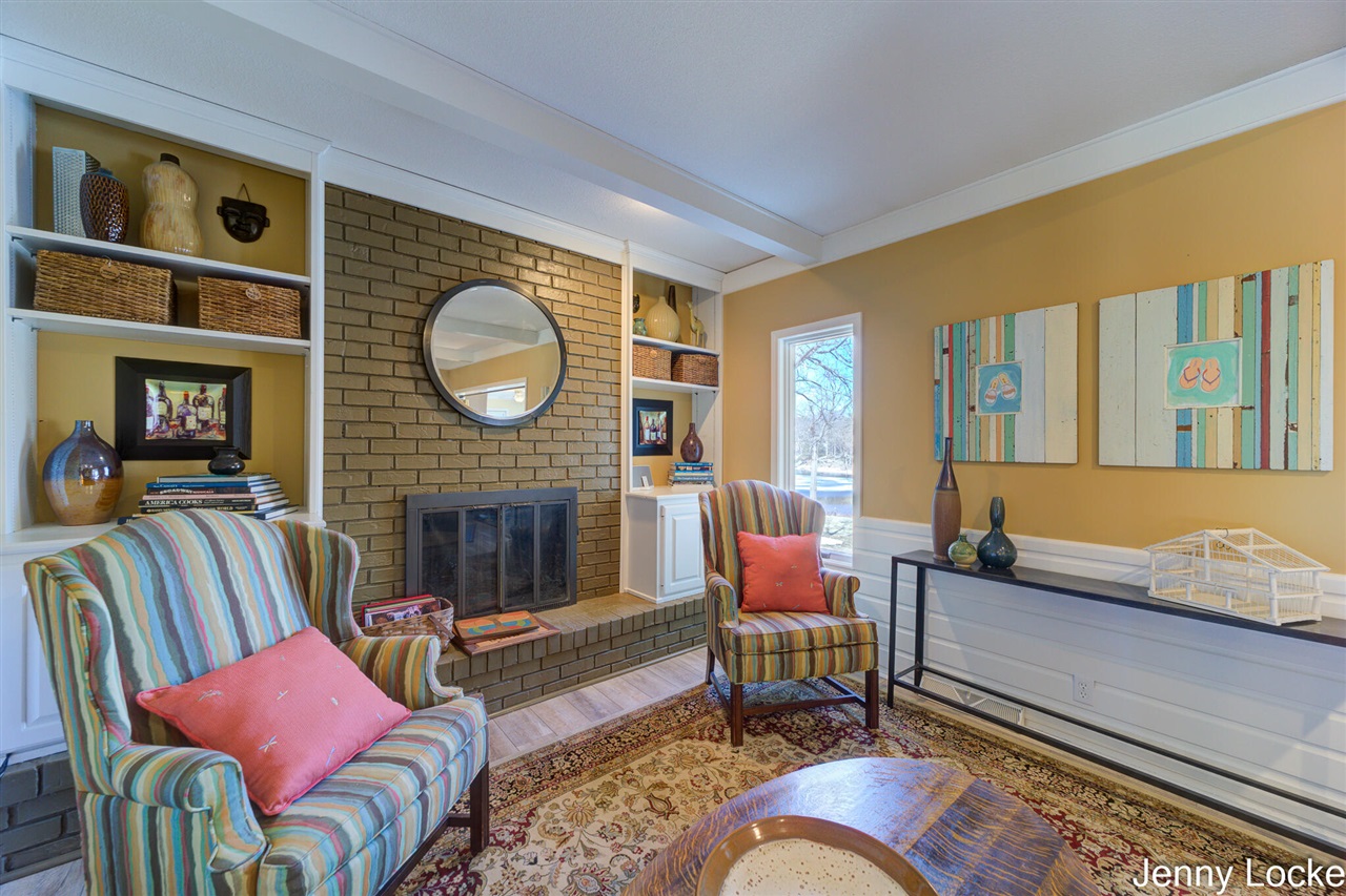 1530 Bayview Drive, Norton Shores, MI, 49441-5204