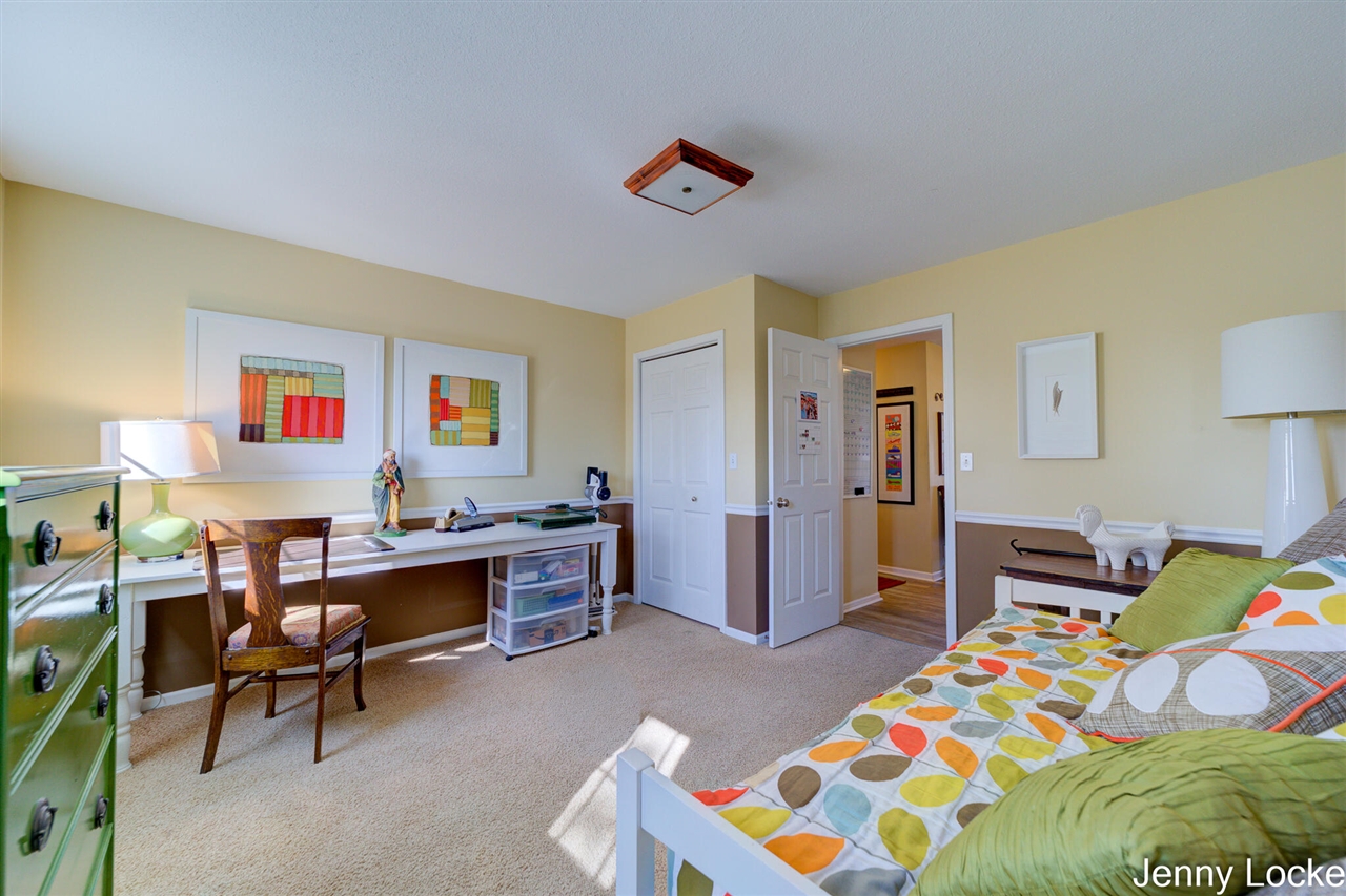 1530 Bayview Drive, Norton Shores, MI, 49441-5204